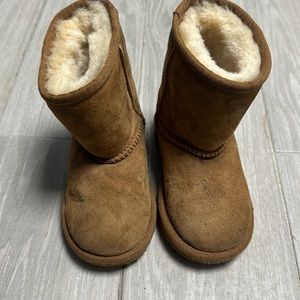 Uggs- boots brown size 8 toodlers